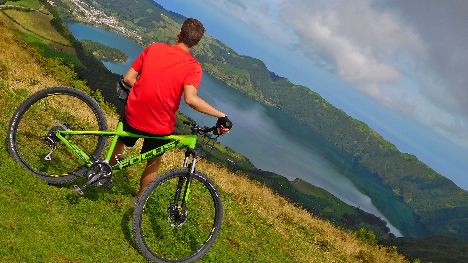 Azores - Sete Cidades. Bike & Kayak