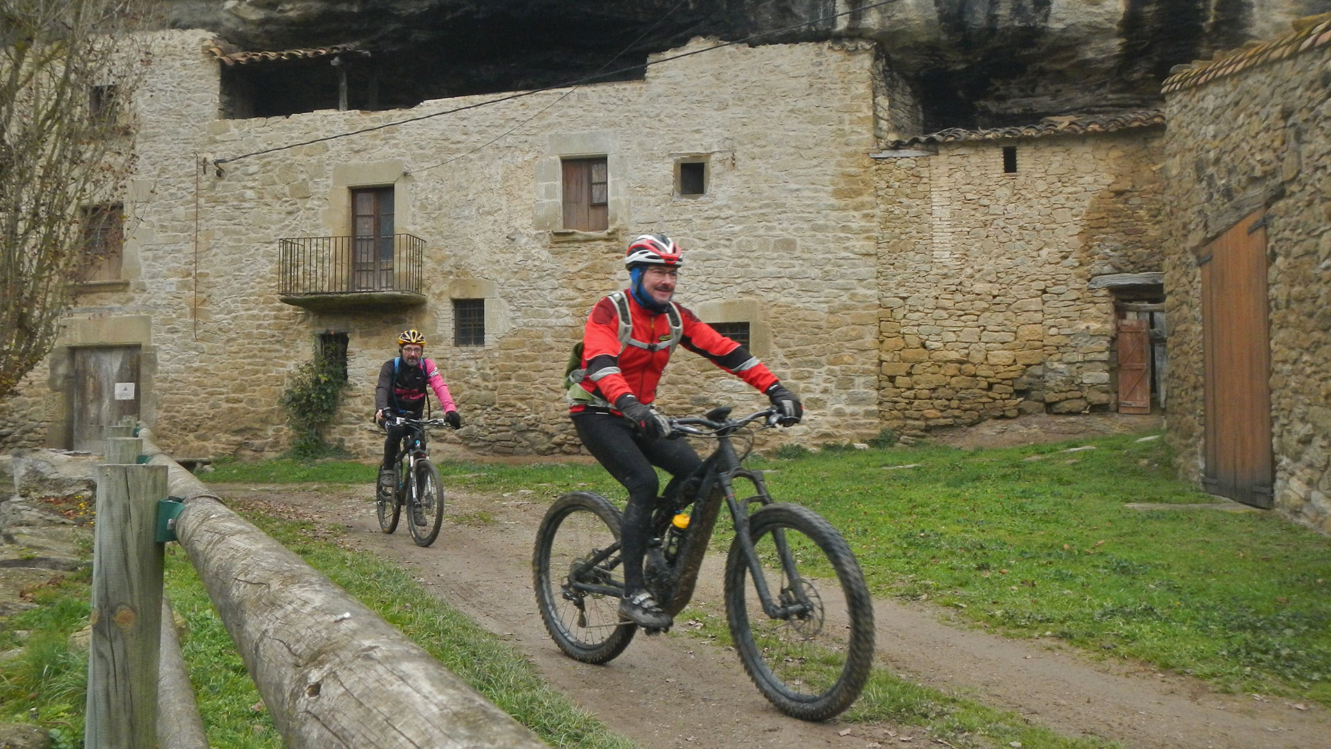 Castellcir-Collsuspina. Mil i un corriols