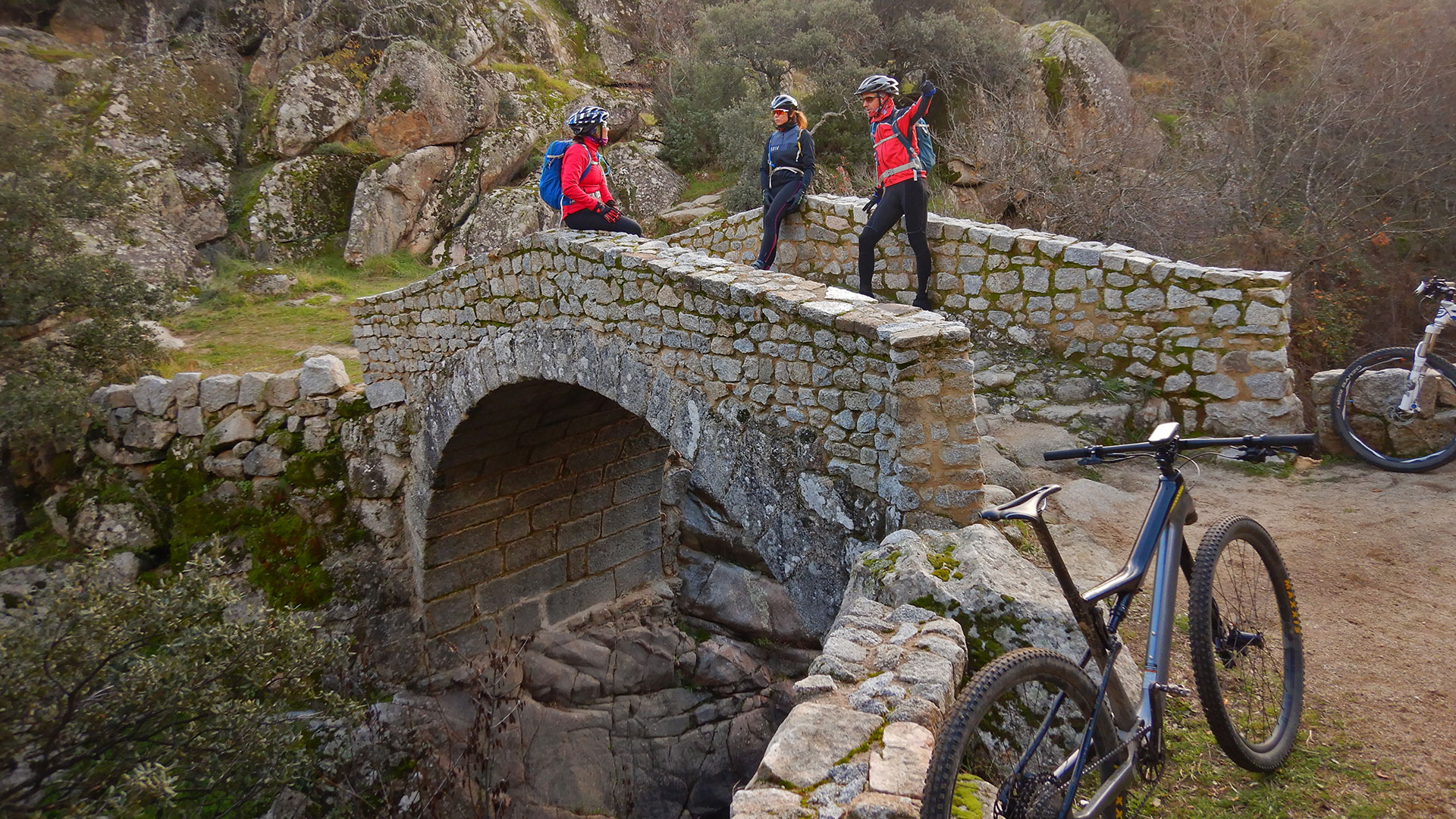 Valdemorillo - Puente medieval del Pasadero